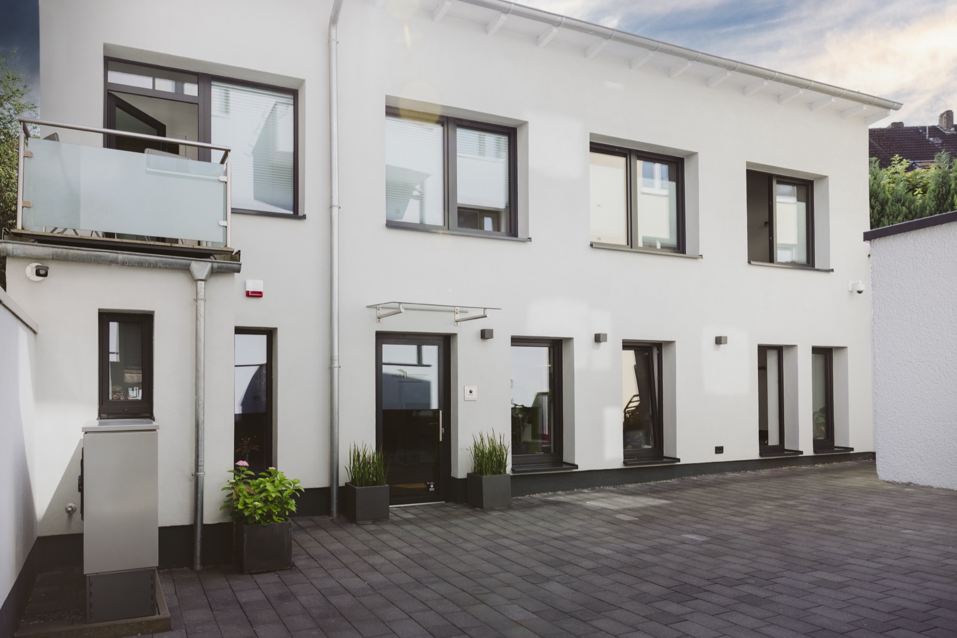 Modernes Bürogebäude der HvN Hausverwaltung